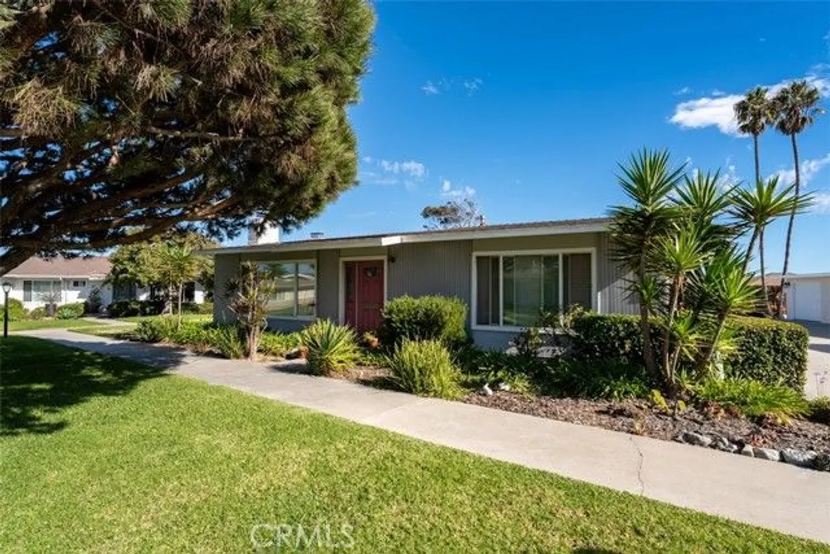 Property Slideshow image 1 of 31 | 229 monte vista 12, San Clemente, CA, 92672