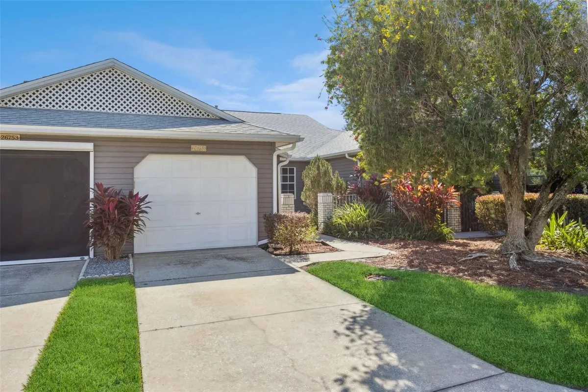 Property Slideshow image 1 of 82 | 26755 cash ct, Leesburg, FL, 34748