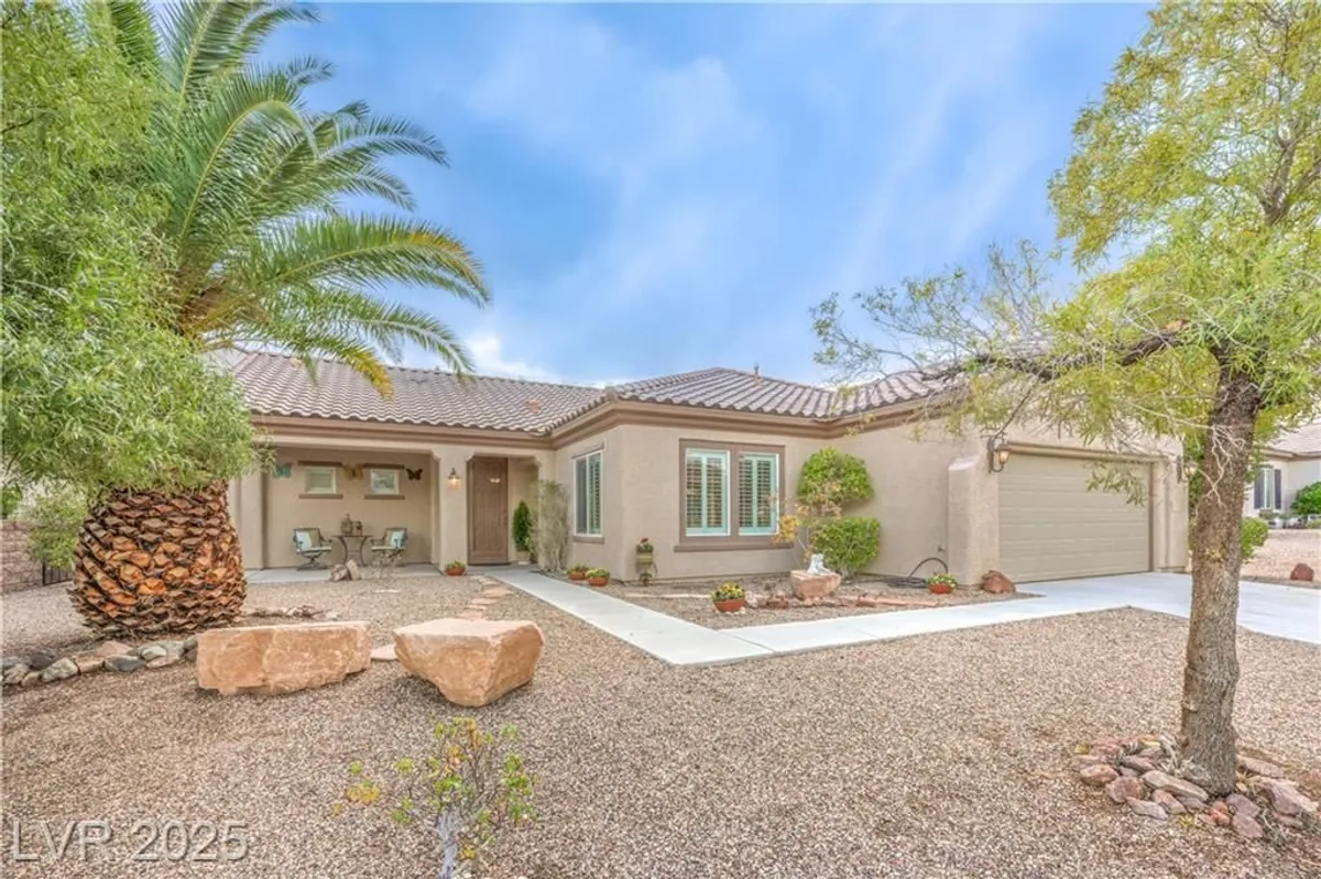 Property Slideshow image 1 of 40 | 2317 shorewood hills ave, Henderson, NV, 89052