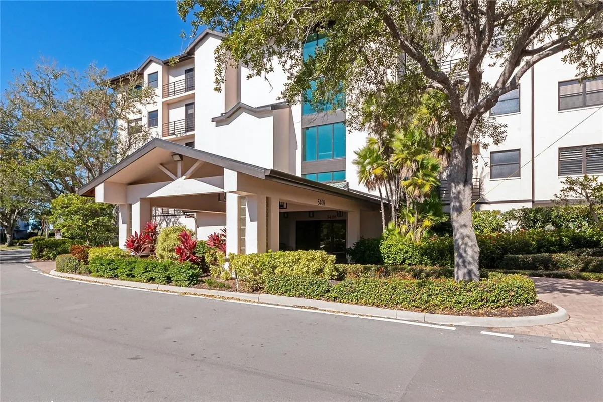 Property Slideshow image 1 of 68 | 5408 eagles point cir 302, Sarasota, FL, 34231