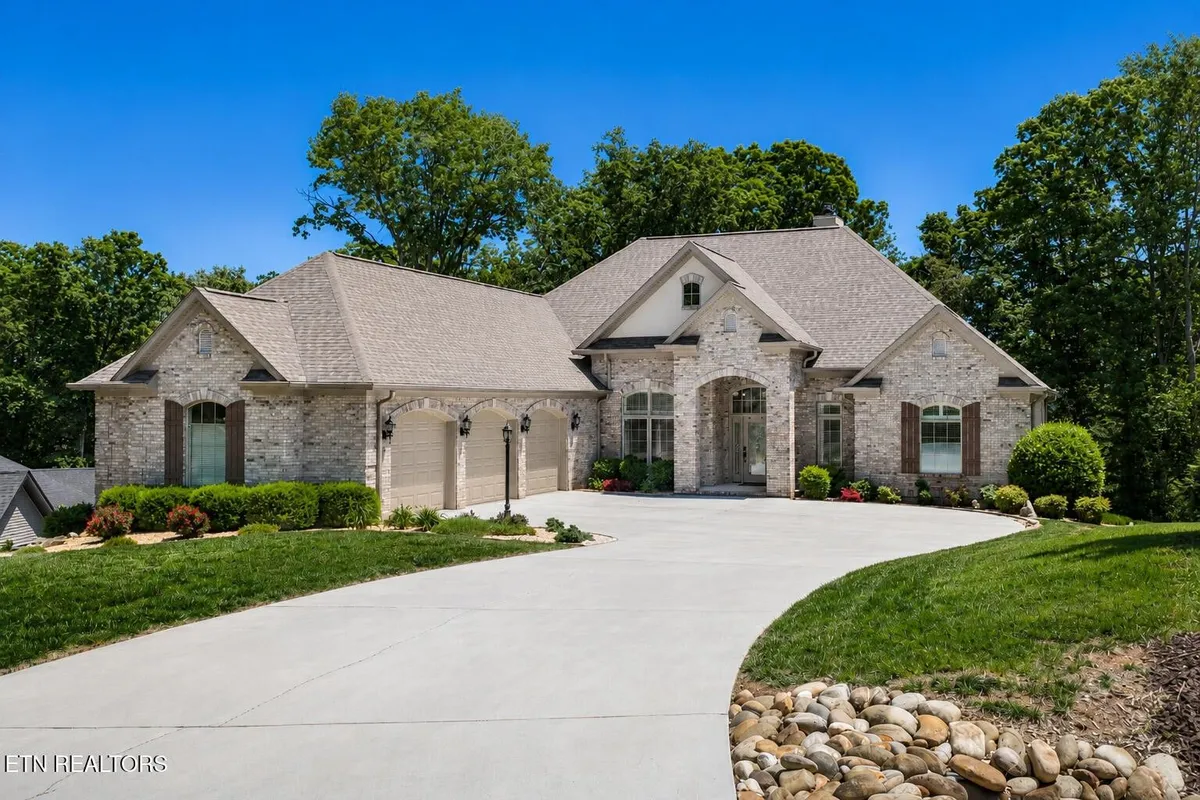 Property Slideshow image 1 of 60 | 114 skiatook way, Loudon, TN, 37774