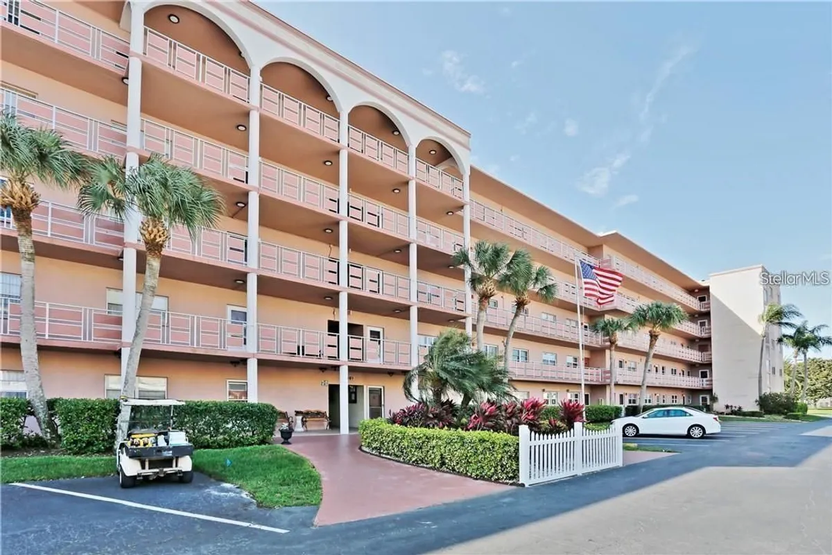 Property Slideshow image 1 of 40 | 5521 80th st n unit 503, St Petersburg, FL, 33709