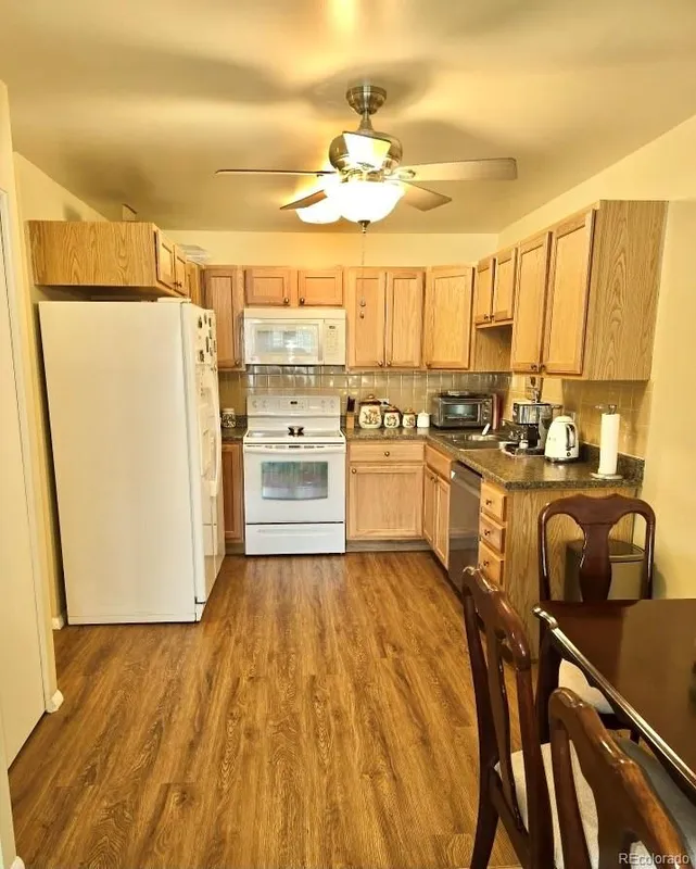 Property Slideshow image 1 of 12 | 635 s alton way 1b, Denver, CO, 80247
