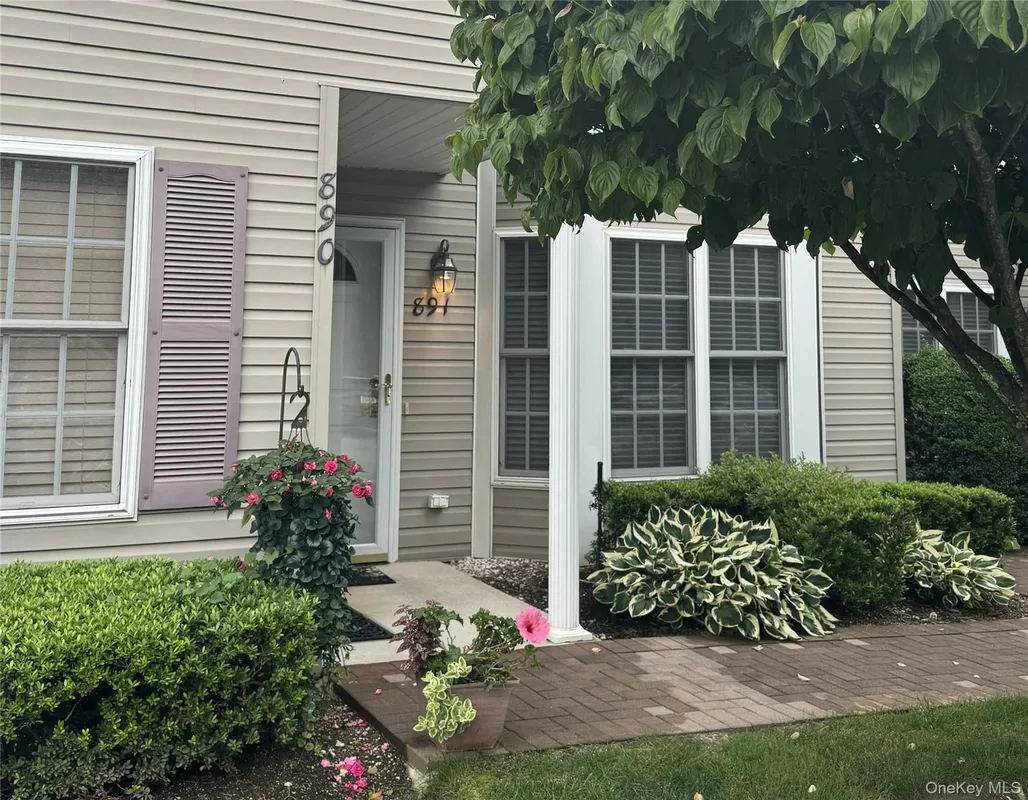 Property Slideshow image 1 of 12 | 891 altessa blvd, Huntington, NY, 11747