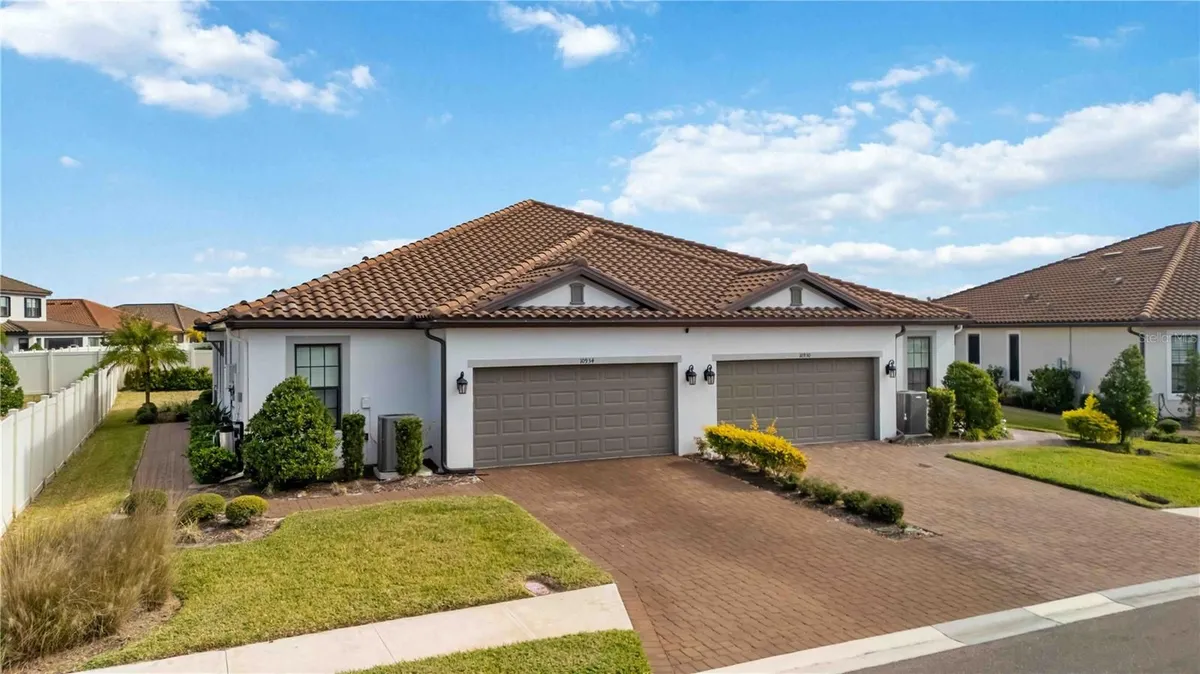 Property Slideshow image 1 of 60 | 10934 wendover dr, Palmetto, FL, 34221