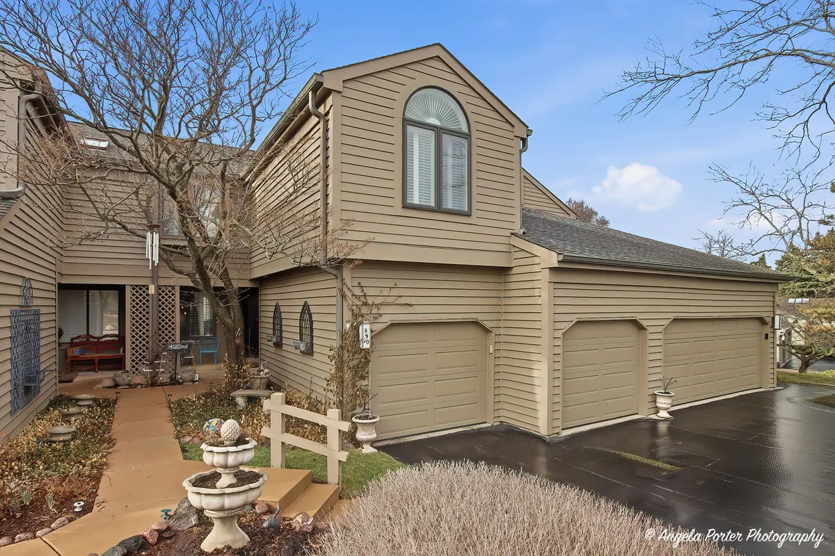 Property Slideshow image 1 of 42 | 890 shoreline rd, Lake Barrington, IL, 60010