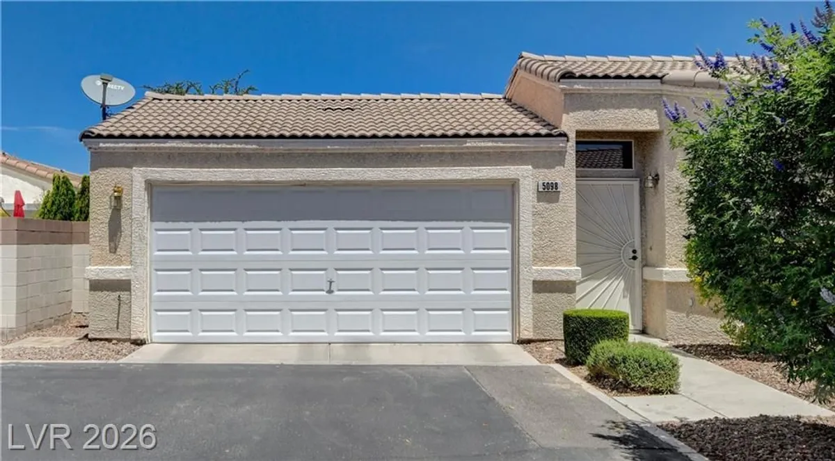 Property Slideshow image 1 of 52 | 5098 mascaro dr, Las Vegas, NV, 89122