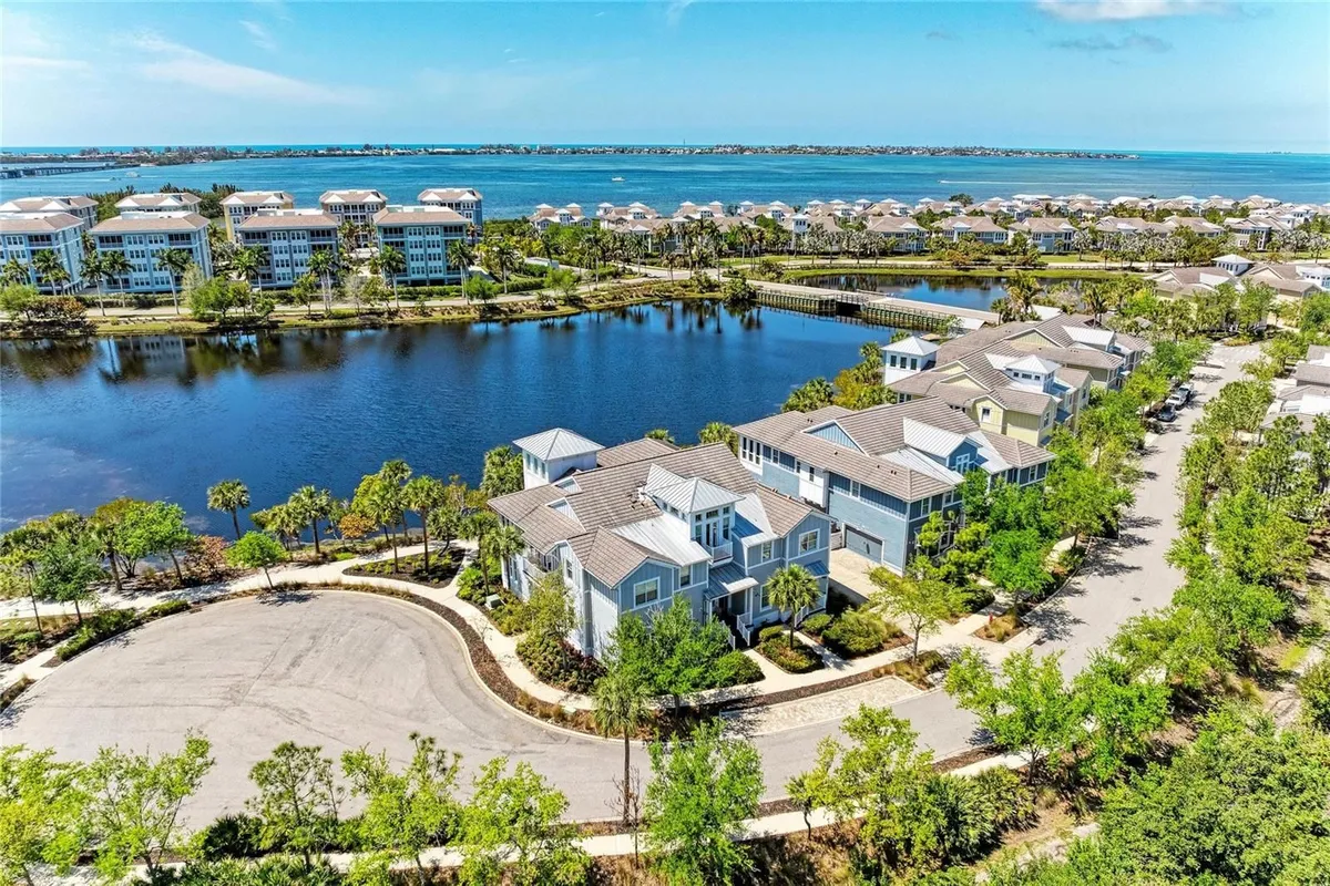 Property Slideshow image 1 of 98 | 348 sapphire lake dr 101, Bradenton, FL, 34209