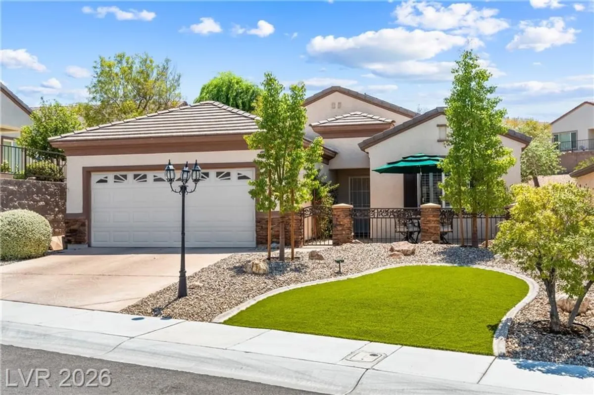 Property Slideshow image 1 of 28 | 2507 jada dr, Henderson, NV, 89044