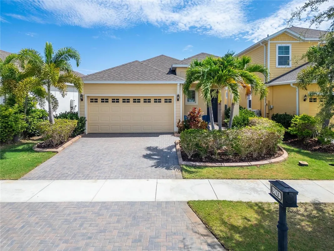 Property Slideshow image 1 of 50 | 303 blackrock ln, Apollo Beach, FL, 33572