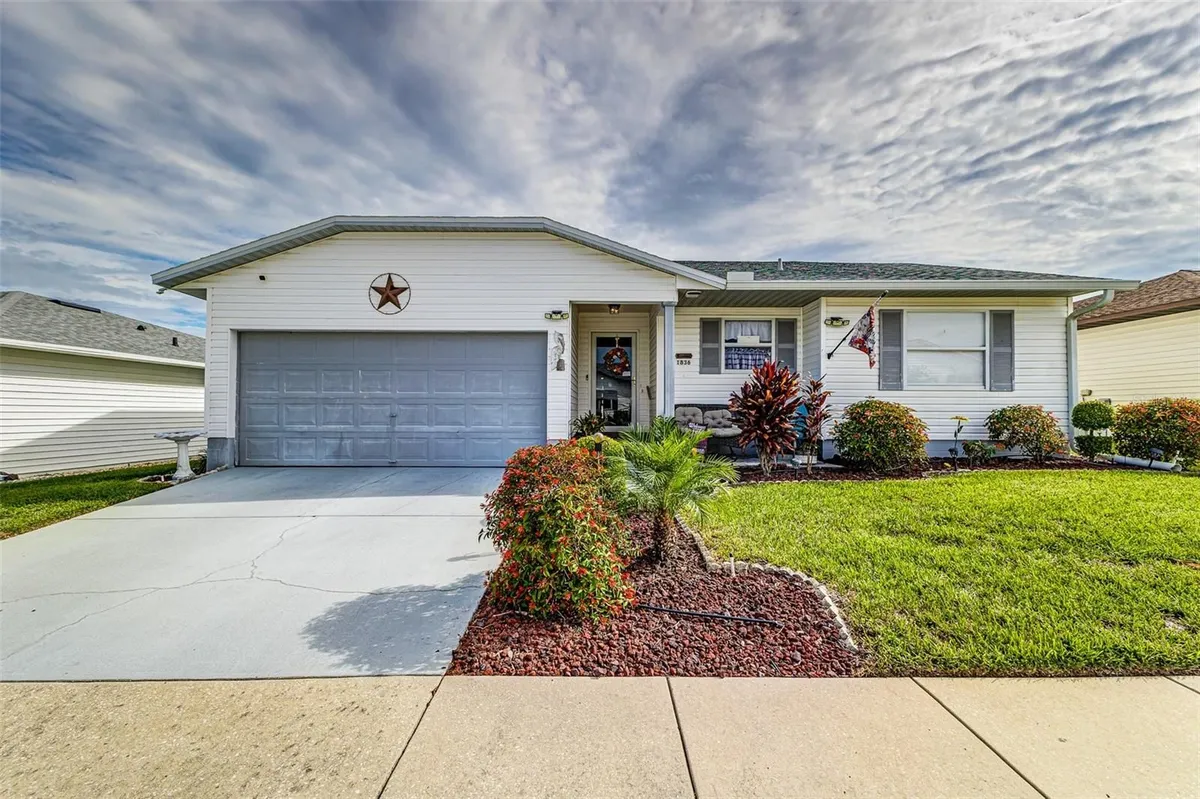 Property Slideshow image 1 of 29 | 1836 prairie dunes cir, Lakeland, FL, 33810