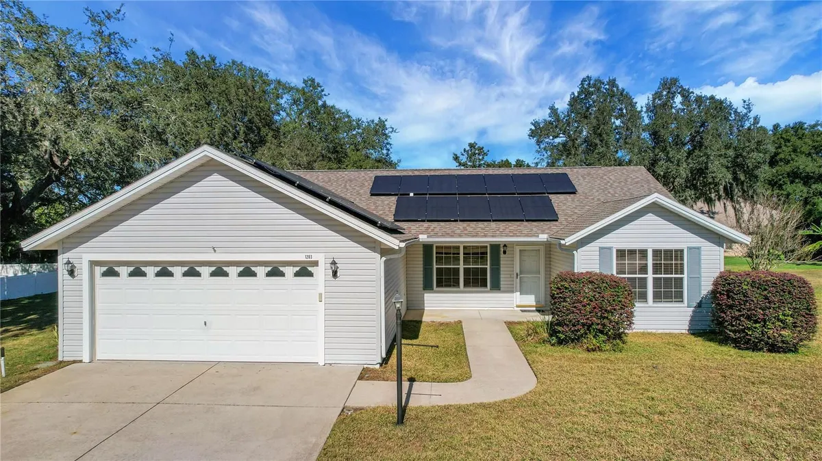 Property Slideshow image 1 of 46 | 1203 laurel oak ln, Lady Lake, FL, 32159
