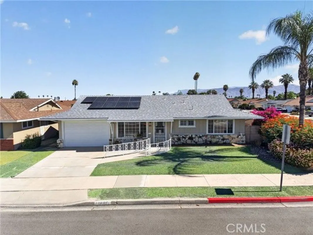 Property Slideshow image 1 of 52 | 1400 w mayberry ave, Hemet, CA, 92543