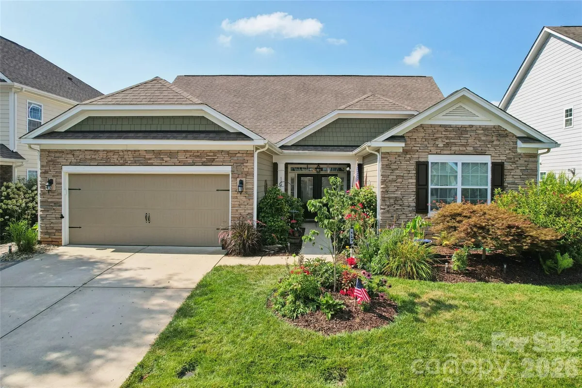 Property Slideshow image 1 of 48 | 123 tomahawk dr, Mooresville, NC, 28117