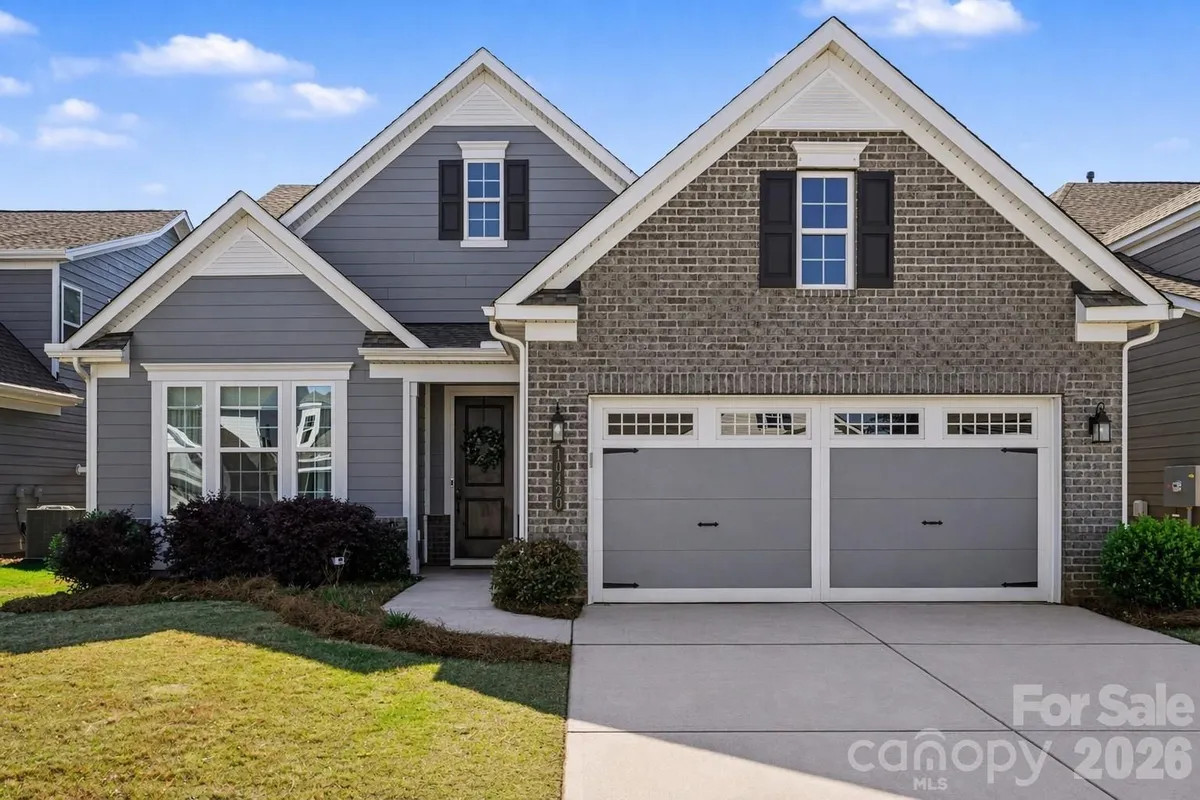 Property Slideshow image 1 of 47 | 10420 superb ln, Charlotte, NC, 28215
