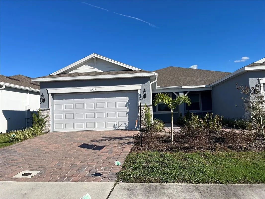 Property Slideshow image 1 of 49 | 1909 spring shower cir, Kissimmee, FL, 34744