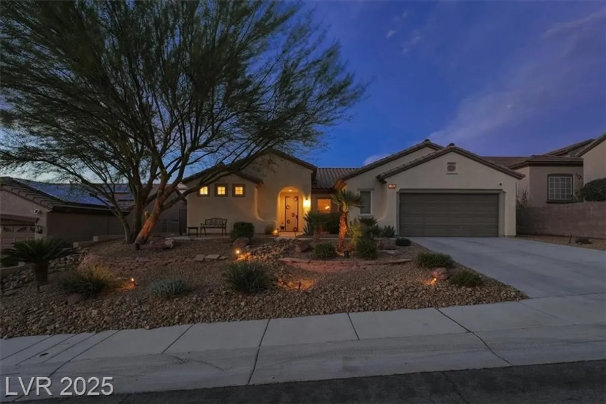 Property Slideshow image 1 of 68 | 3048 brownbirds nest dr, Henderson, NV, 89052