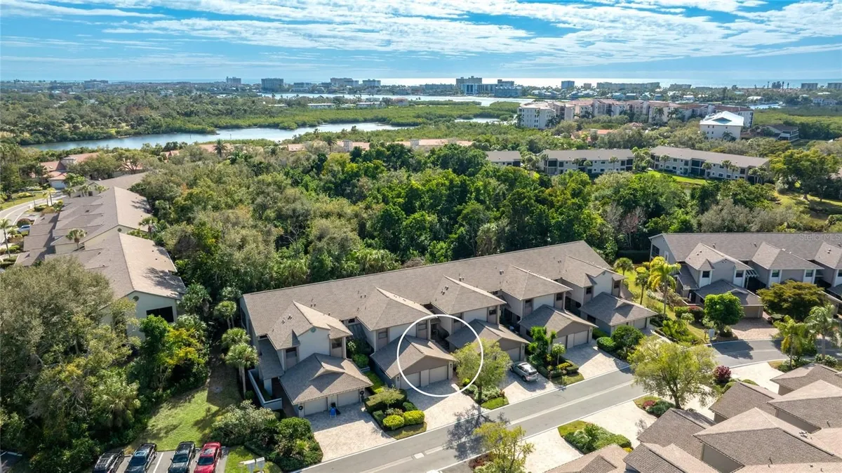 Property Slideshow image 1 of 57 | 1648 starling dr 202, Sarasota, FL, 34231