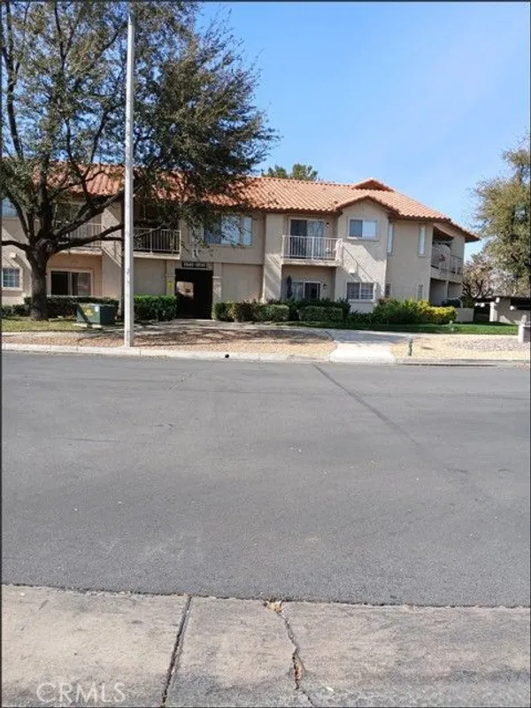 Property Slideshow image 1 of 25 | 19149 palo verde dr, Apple Valley, CA, 92308