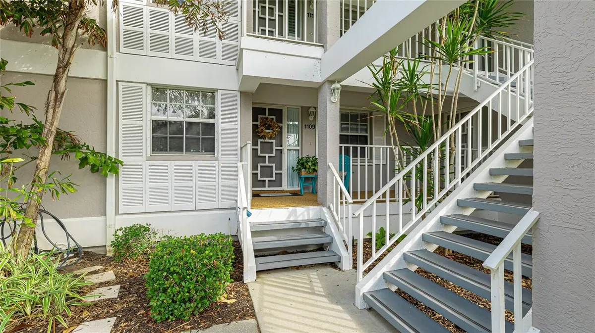 Property Slideshow image 1 of 73 | 1109 edgewater cir # 1109, Bradenton, FL, 34209