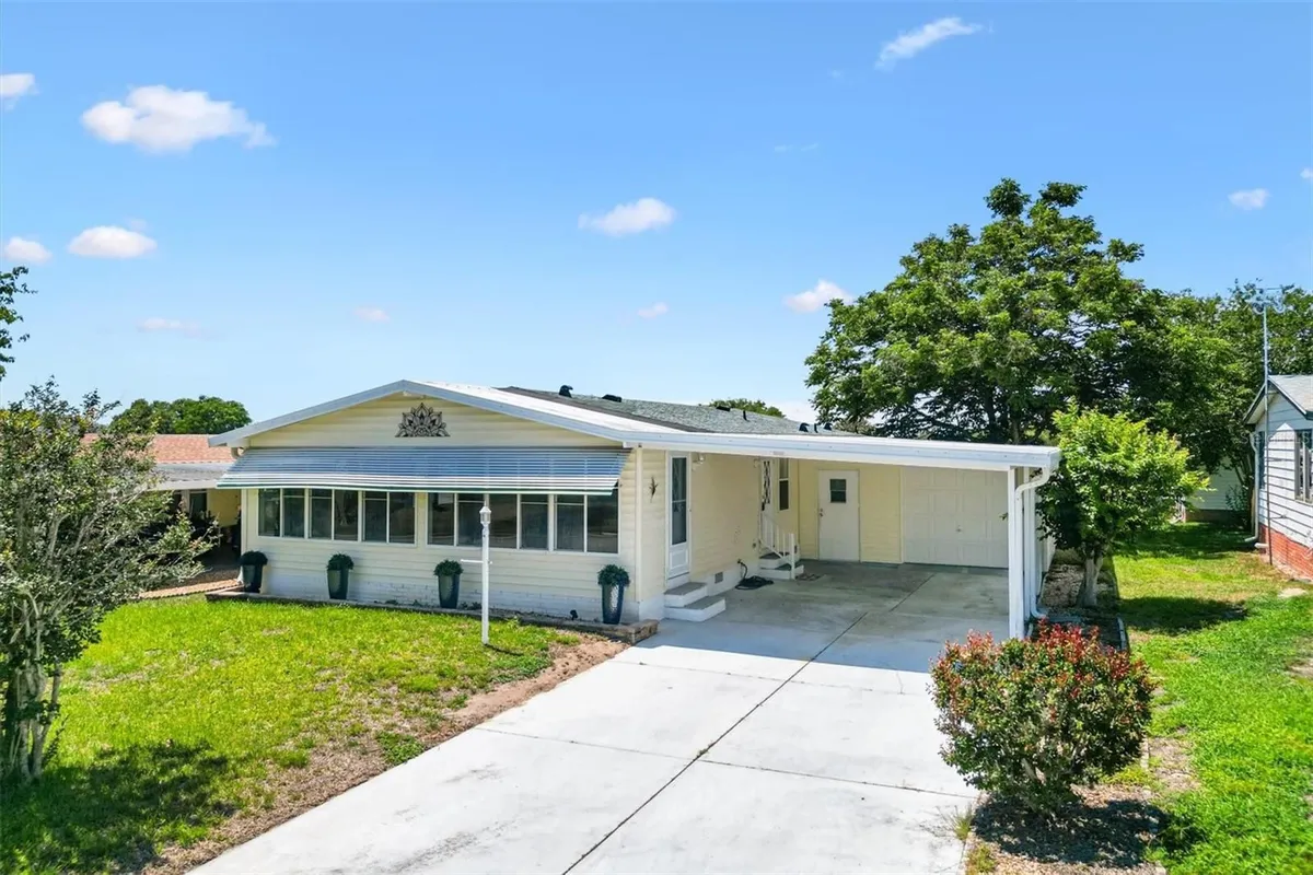 Property Slideshow image 1 of 34 | 1616 bayhill dr, Lady Lake, FL, 32159