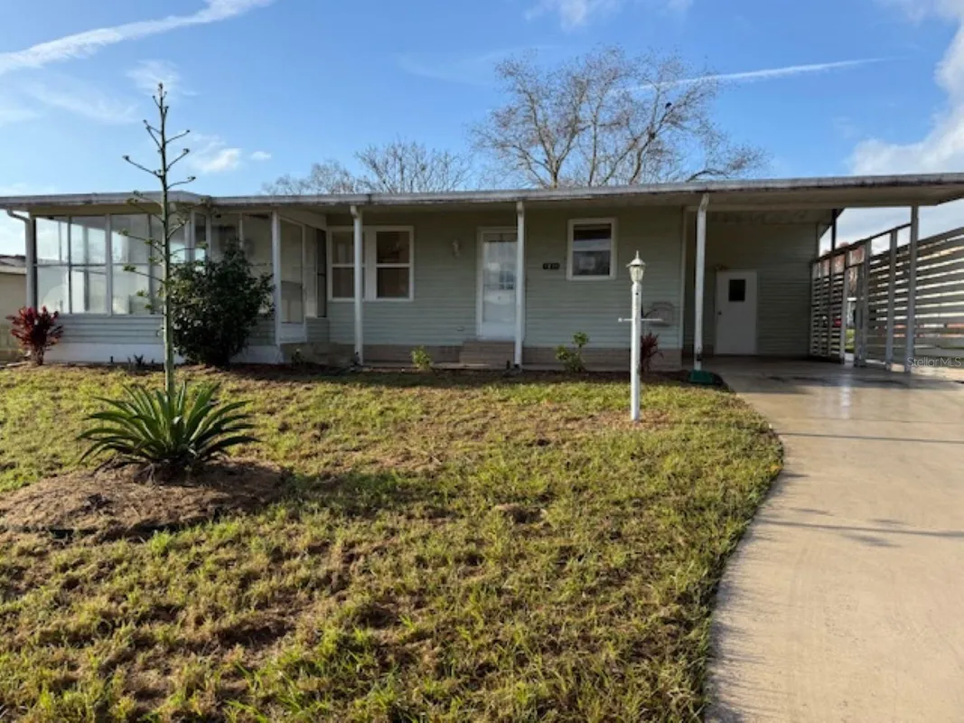 Property Slideshow image 1 of 12 | 1832 w schwartz blvd, Lady Lake, FL, 32159