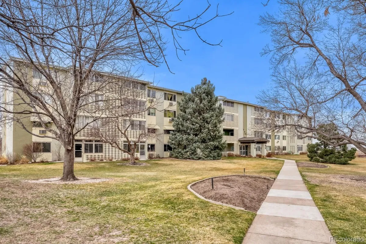 Property Slideshow image 1 of 29 | 595 s alton way 10c, Denver, CO, 80247