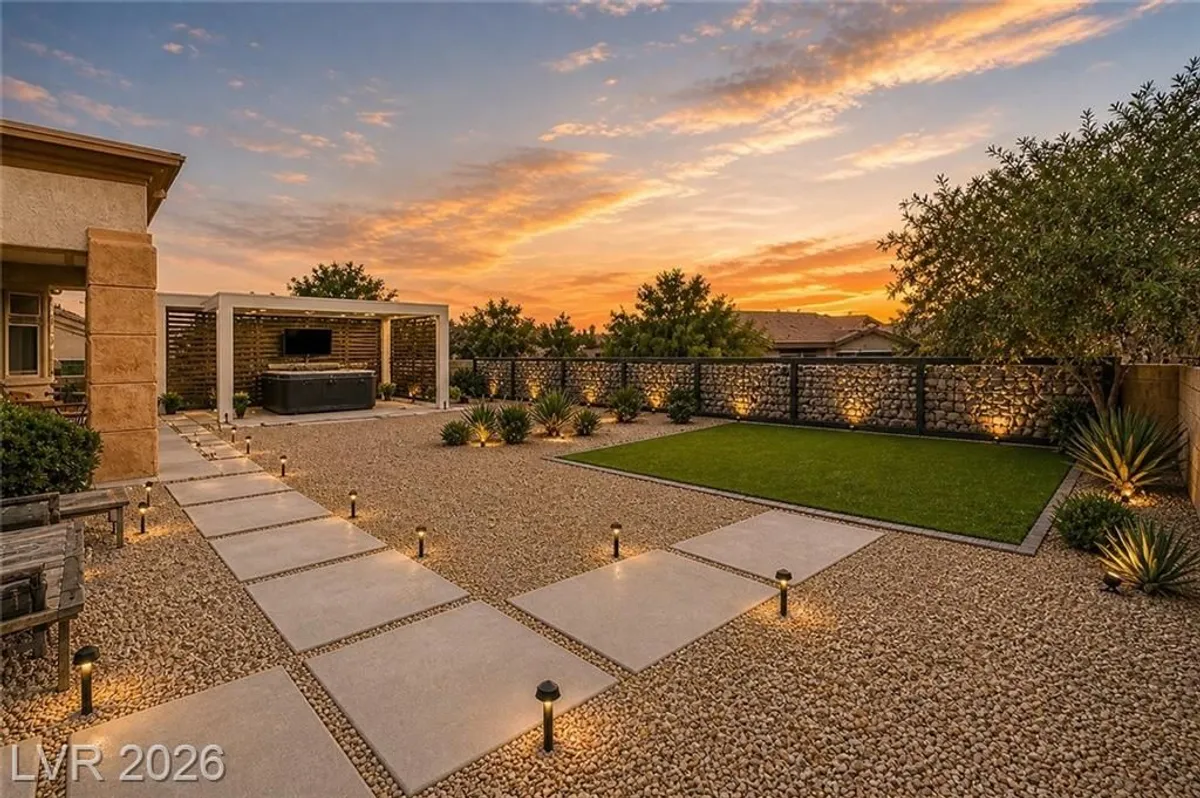 Property Slideshow image 1 of 52 | 2820 faiss dr, Las Vegas, NV, 89134