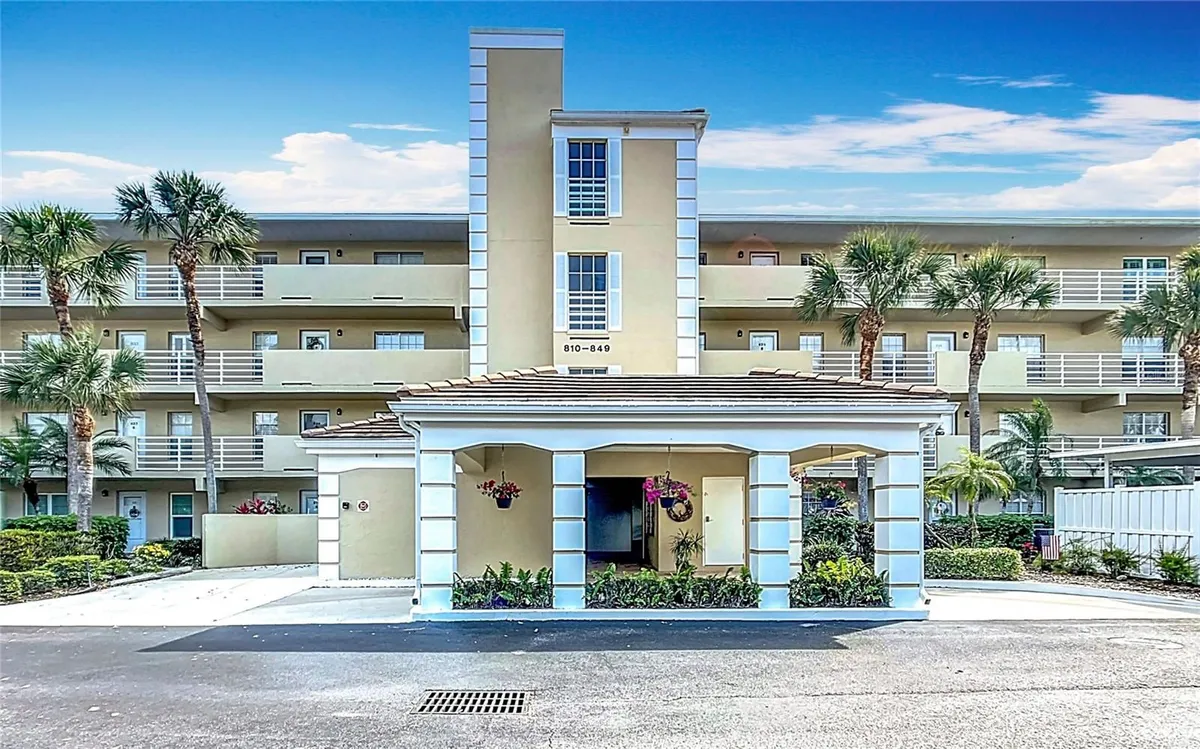 Property Slideshow image 1 of 58 | 839 wexford blvd # 839, Venice, FL, 34293