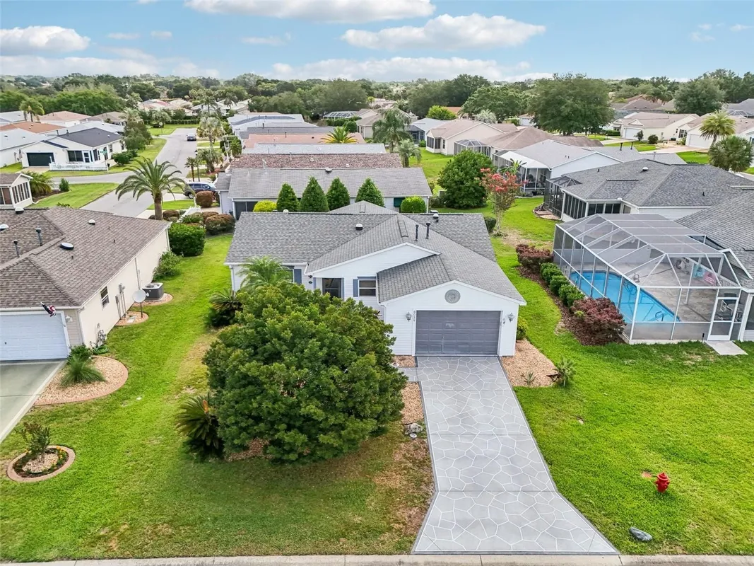 Property Slideshow image 1 of 47 | 8039 se 174th belhaven loop, The Villages, FL, 32162