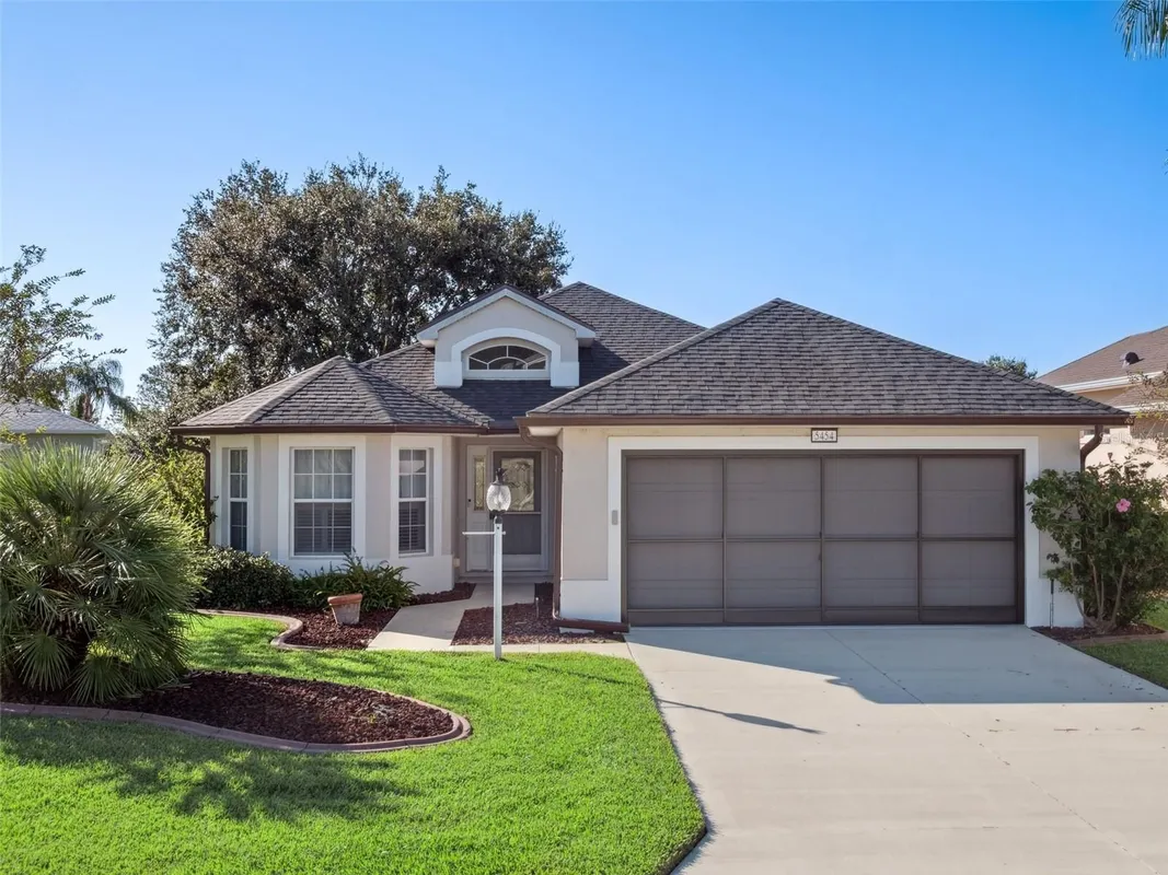 Property Slideshow image 1 of 61 | 5454 sir churchill dr, Leesburg, FL, 34748