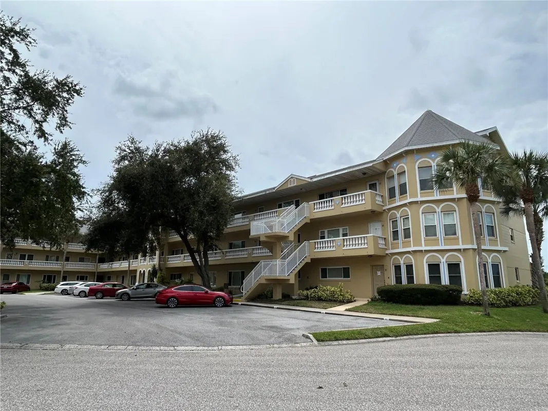 Property Slideshow image 1 of 34 | 2221 norwegian dr 57, Clearwater, FL, 33763