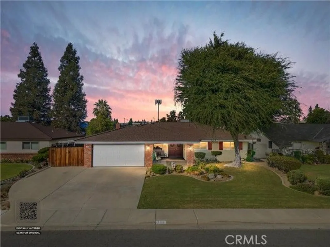Property Slideshow image 1 of 47 | 208 glen oaks dr, Bakersfield, CA, 93309