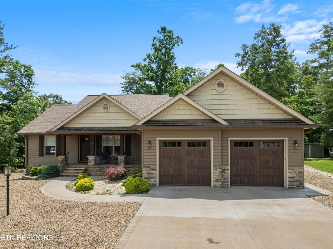 Property Slideshow image 1 of 44 | 12 edgemere ct, Crossville, TN, 38558