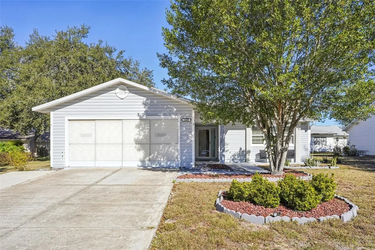 Property Slideshow image 1 of 51 | 1305 moray ct, Leesburg, FL, 34788