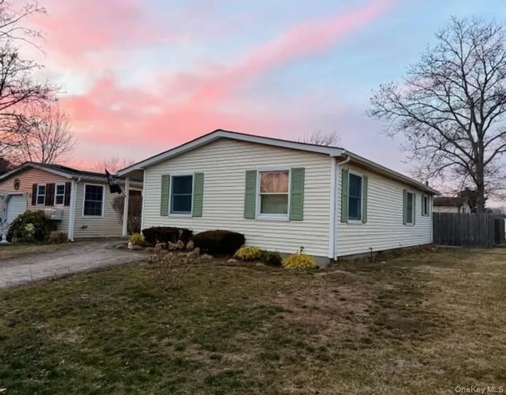 Property Slideshow image 1 of 16 | 42 village cir, Brookhaven, NY, 11949