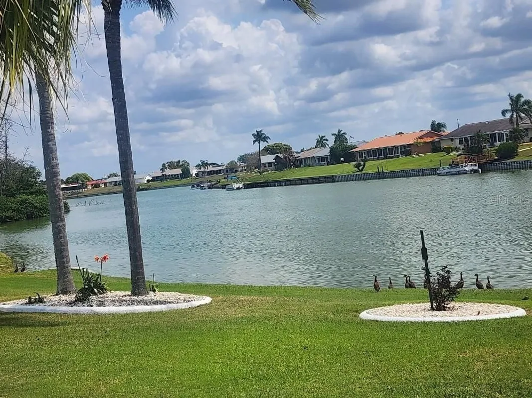 Property Slideshow image 1 of 11 | 1405 jacobson cir, Sun City Center, FL, 33573