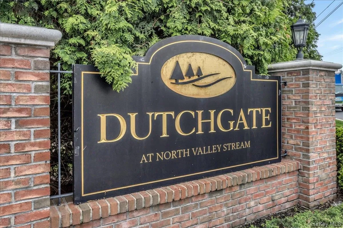 Property Slideshow image 1 of 20 | 802 willow ln uppr level, Valley Stream, NY, 11580