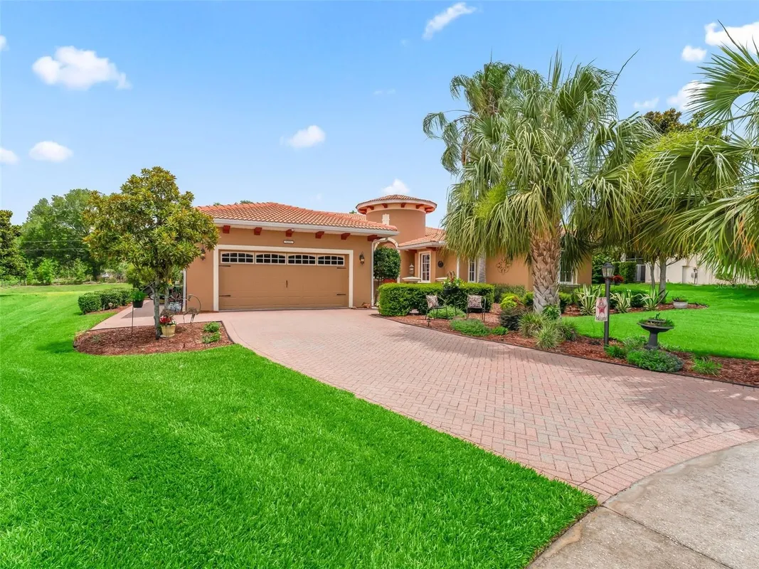 Property Slideshow image 1 of 57 | 5235 island terrace ct, Lady Lake, FL, 32159