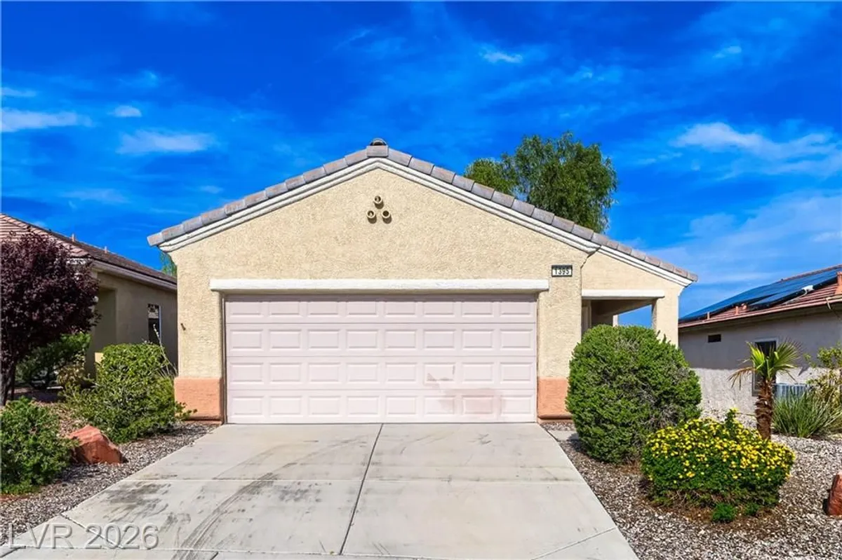 Property Slideshow image 1 of 28 | 1395 kapelle st, Henderson, NV, 89052