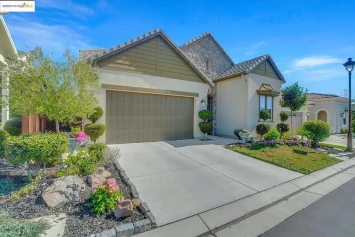 Property Slideshow image 1 of 57 | 1577 chianti ln, Brentwood, CA, 94513