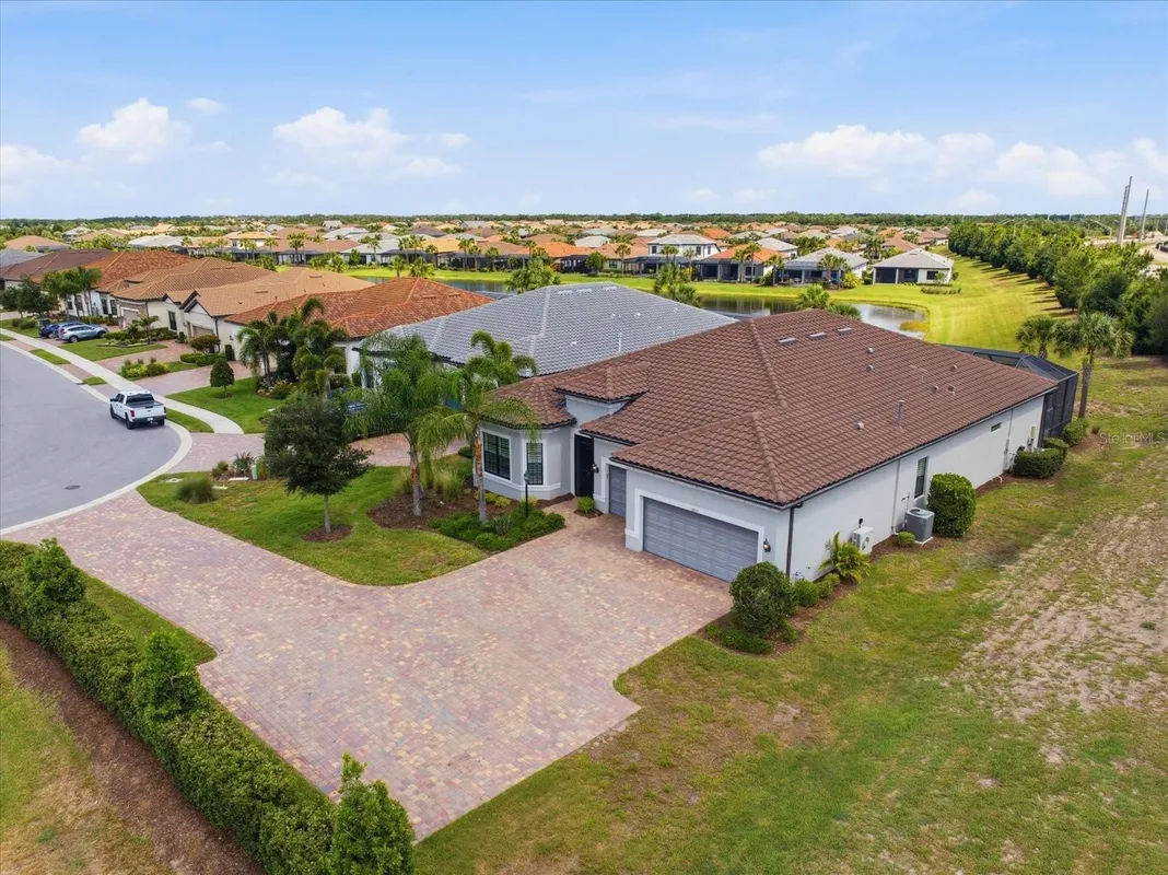Property Slideshow image 1 of 65 | 18115 littleton pl, Bradenton, FL, 34202