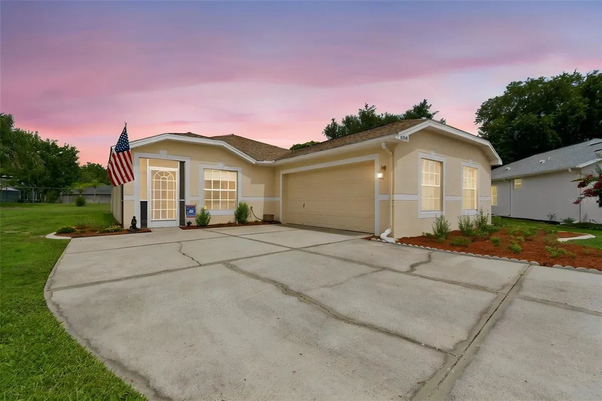 Property Slideshow image 1 of 52 | 20942 sunsweet ct, Land O Lakes, FL, 34637