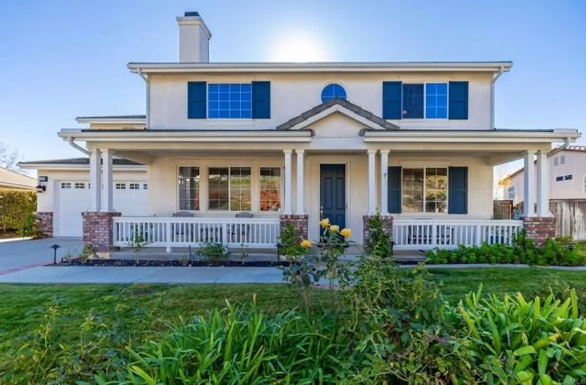 Property Slideshow image 1 of 35 | 10353 pinion trl, Escondido, CA, 92026