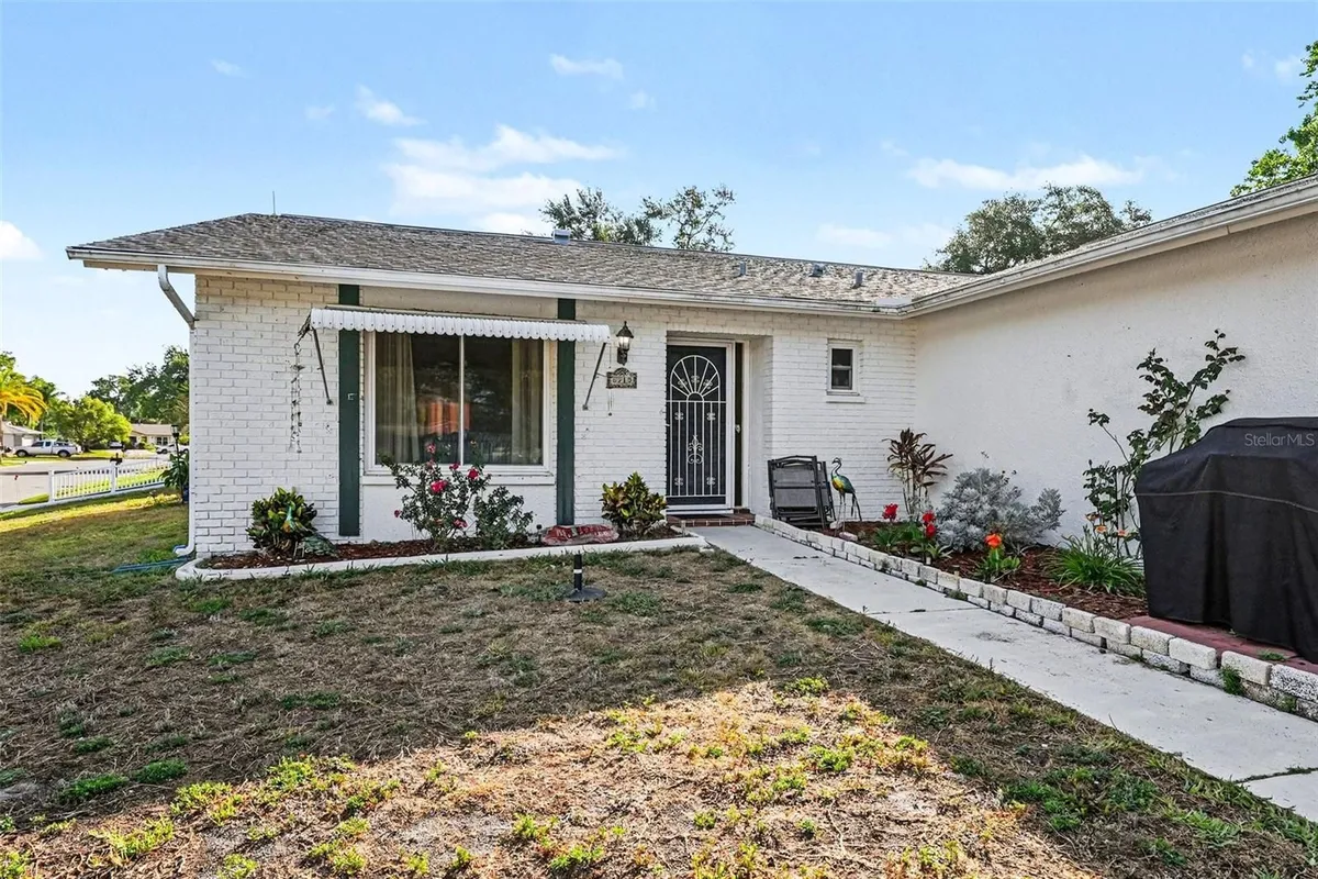 Property Slideshow image 1 of 25 | 8515 cedarview ct, Port Richey, FL, 34668