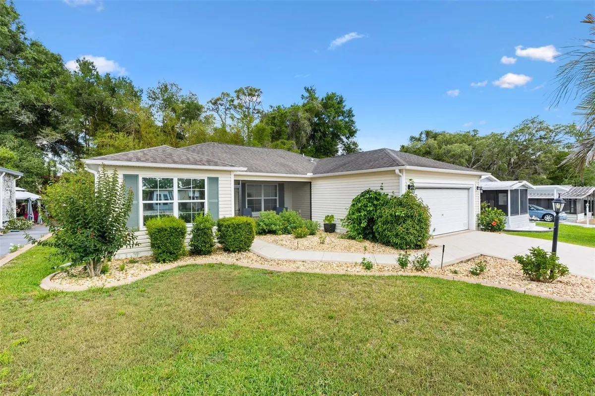 Property Slideshow image 1 of 28 | 428 tarrson blvd, Lady Lake, FL, 32159