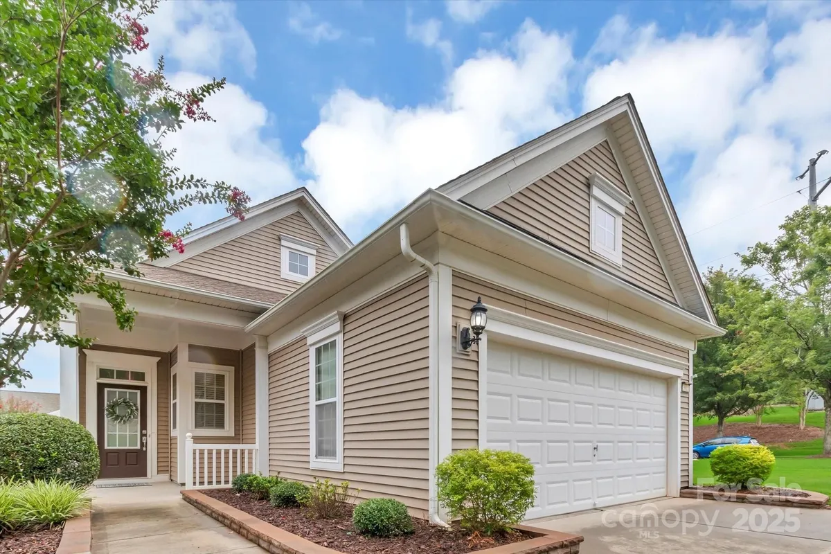 Property Slideshow image 1 of 44 | 3911 yosemite way, Fort Mill, SC, 29707