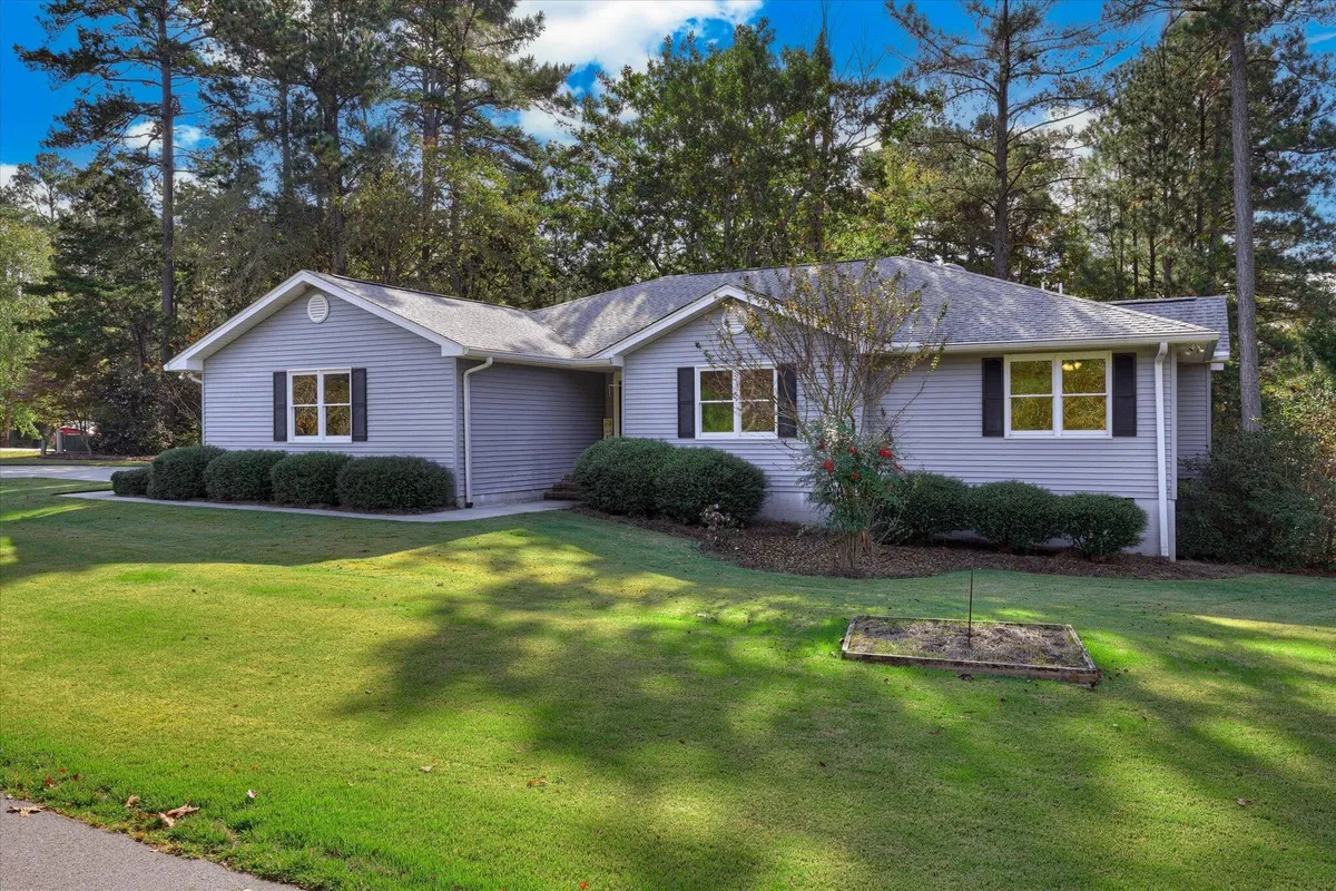 Property Slideshow image 1 of 60 | 301 misty cv, Mccormick, SC, 29835