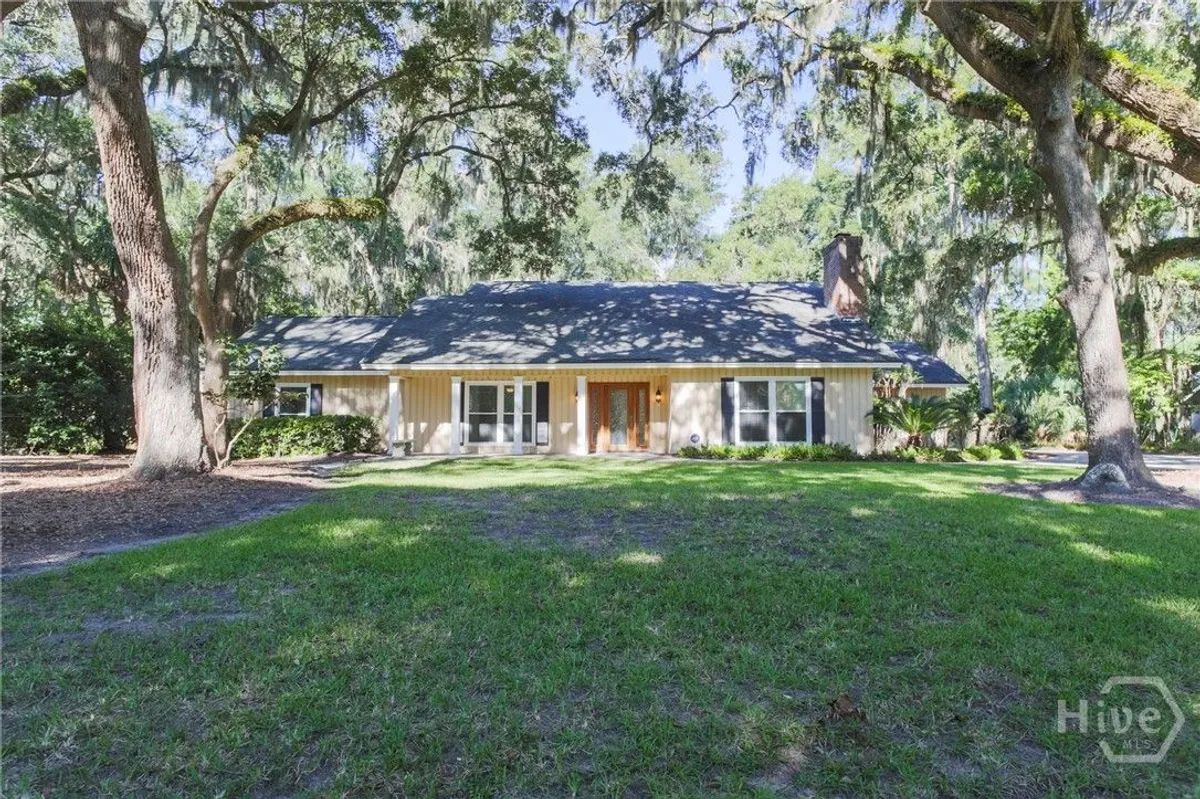 Property Slideshow image 1 of 57 | 152 mercer rd, Savannah, GA, 31411