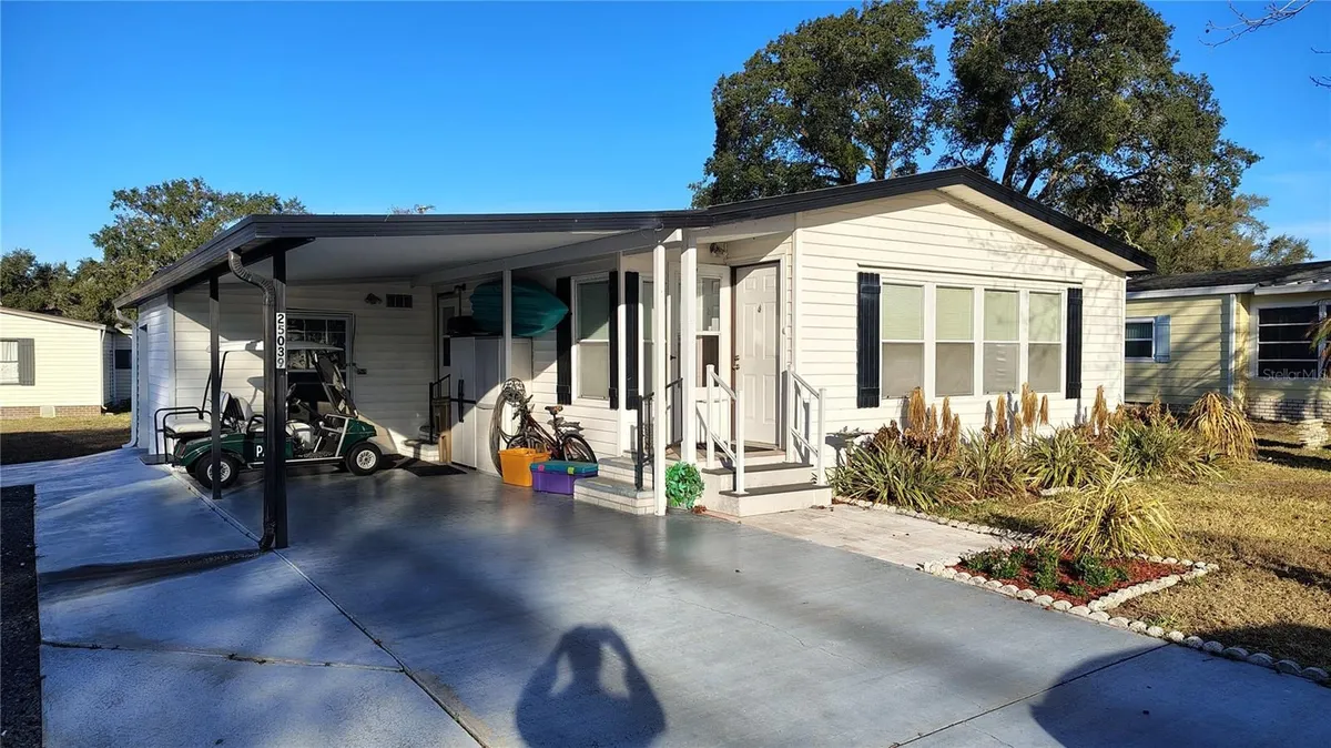 Property Slideshow image 1 of 43 | 25039 pine hl, Leesburg, FL, 34748